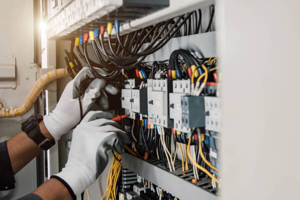 Best Licensed Electrician  in Hicksville, NY